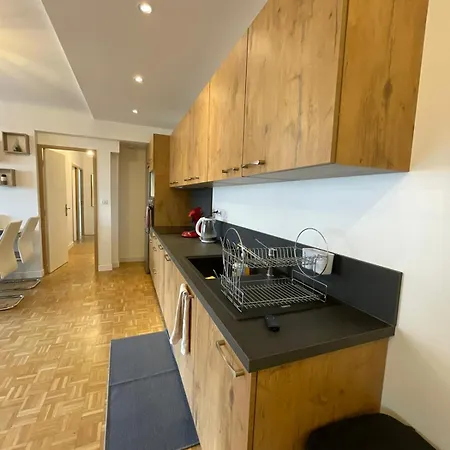3ch, Parking Prive, 90m2, Idealement Place *
