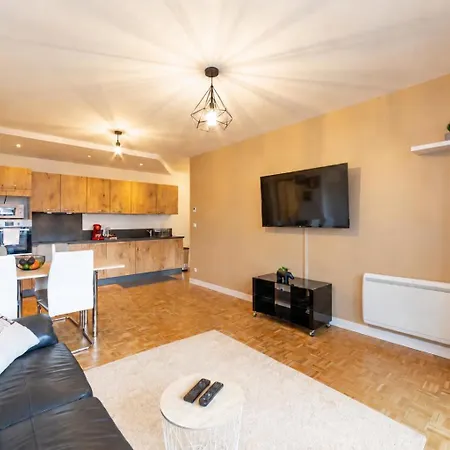 3ch, Parking Prive, 90m2, Idealement Place Apartamento Pau